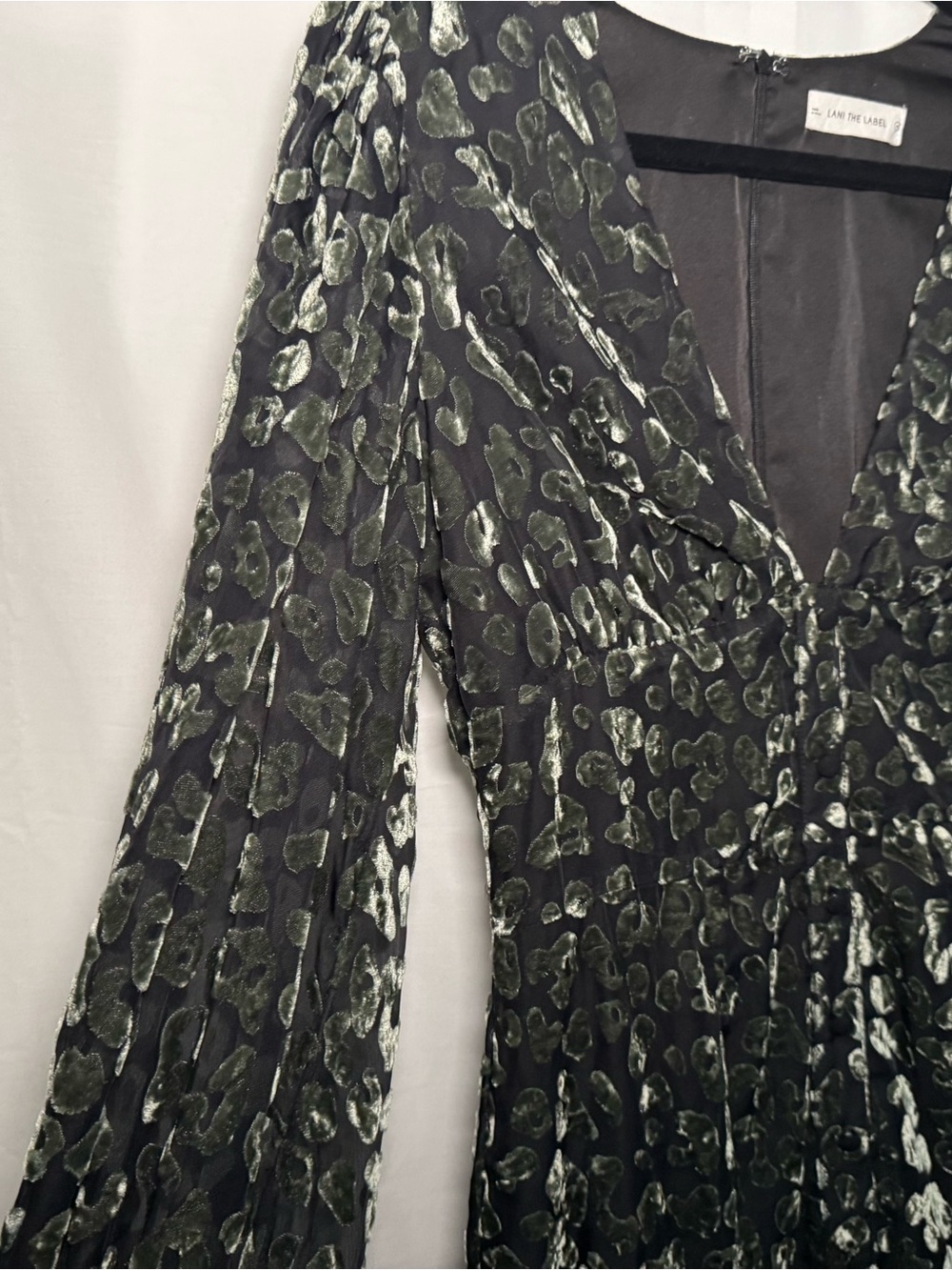 Lani The Label Burnout Velvet Metallic Mini Dress Black Green V-Neck Holiday M - Picture 2 of 6